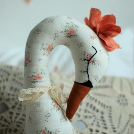 Cisne Decorativo - Flores Vintage