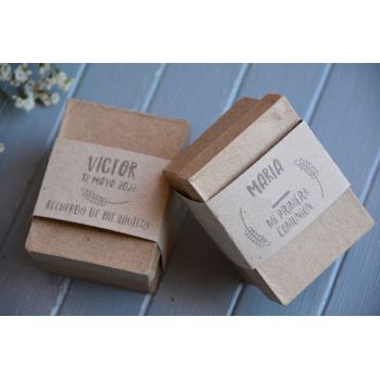 Cajita Kraft con dulces personalizada.