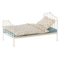 Cama blanca tela azul - Mini (14cm)