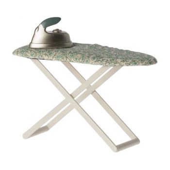 Iron and ironing board for mouse (H7.5cm)