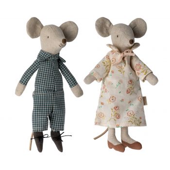Grandma & Grandpa mice in matchbox 2