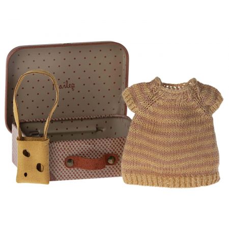 Bag and knitted dress in suitcase - Clothes for Big Mouse
