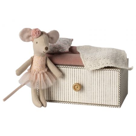 Dancing Mouse in daybed - Little Sister (11cm)