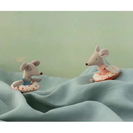 Ratoncita con bañador Azul y flotador - Little Sister (10cm)