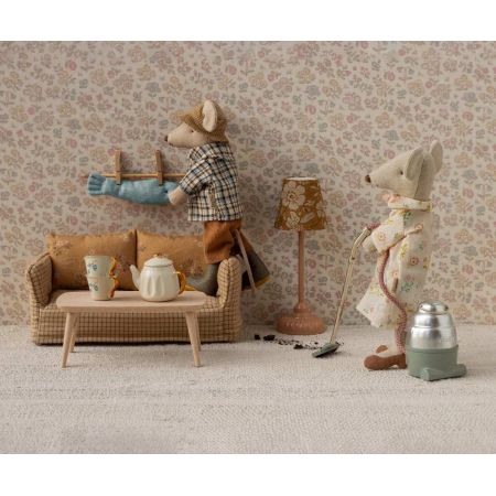 Couch, Mouse - Flowers