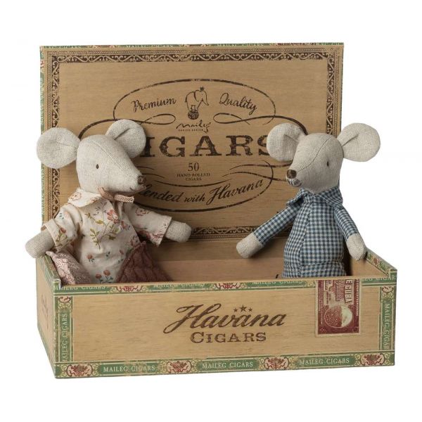 Grandma & Grandpa mice in matchbox (15cm)