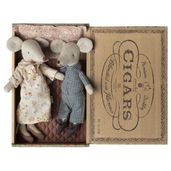 Grandma & Grandpa mice in matchbox (15cm) 2